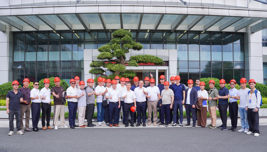 吉爾吉斯斯坦建筑業(yè)代表團一行蒞臨民興電纜參觀交流